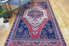 Load image into Gallery viewer, 4x8 Vintage Central Anatolioan 'Taspinar' Wool Turkish Area Rug with a bold medallion geometric border | SKU 363