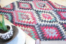 Load image into Gallery viewer, 5x8 Vintage Anatolian Turkish Kilim Area Rug | Repeating Staggered Tribal Symbols Allover | SKU 369