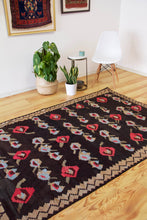 Load image into Gallery viewer, 5x7 Vintage Eastern Anatolian 'Kars' Turkish Kilim Area Rug | Balanced floral design onyx field geometric border | SKU 485