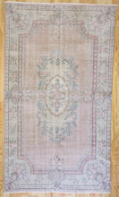 Load image into Gallery viewer, 5x9 Vintage Central Anatolian Oushak Style Turkish Area Rug | Floral medallion, spacious design, muted colors | SKU 500