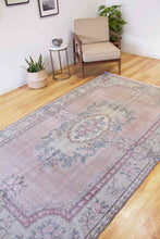 Load image into Gallery viewer, 5x9 Vintage Central Anatolian Oushak Style Turkish Area Rug | Floral medallion, spacious design, muted colors | SKU 500