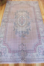 Load image into Gallery viewer, 5x9 Vintage Central Anatolian Oushak Style Turkish Area Rug | Floral medallion, spacious design, muted colors | SKU 500