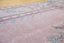 Load image into Gallery viewer, 5x9 Vintage Central Anatolian Oushak Style Turkish Area Rug | Floral medallion, spacious design, muted colors | SKU 500