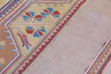 Load image into Gallery viewer, 6x8 Vintage Western Anatolian Oushak Style 'Milas' Turkish Area Rug Spacious Field Geometric Design Floral Border Soft Colors | SKU 558