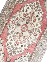 Load image into Gallery viewer, 5x10 Vintage Central Anatolian Oushak Style &#39;Taşpınar&#39; Turkish Area Rug | Flower Embellished Bold Medallion Warm Muted Colors Stylized Corner Design Intricate Border | SKU 230
