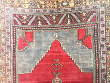 Load image into Gallery viewer, 5x11 Vintage Central Anatolian Oushak Style &#39;Taşpınar&#39; Turkish Area Rug | Bold Medallion Warm Colors Spacious Field Floral Borders | SKU 238
