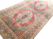 Load image into Gallery viewer, 5x11 Vintage Central Anatolian Oushak Style &#39;Taşpınar&#39; Turkish Area Rug | Double Medallion Design Warm Muted Colors Geometric Border | SKU 242
