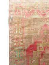 Load image into Gallery viewer, 5x8 Vintage Central Anatolian Oushak Style &#39;Taşpınar&#39; Turkish Area Rug | Bold Medallion Spacious Field Warm Muted Colors Stylized Border | SKU 266
