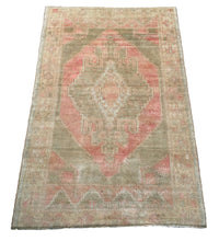Load image into Gallery viewer, 4x6 Vintage Central Anatolian Oushak Style &#39;Taşpınar&#39; Turkish Area Rug | Diamond Medallion Muted Colors Geometric Design | SKU 268
