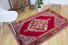 Load image into Gallery viewer, 4x5 Vintage Central Anatolian &#39;Kirsehir&#39; Turkish Area Rug | Bold medallion floral design red field pink accents | SKU 403
