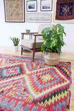 Load image into Gallery viewer, 6x11 Vintage Anatolian Turkish Kilim Area Rug | Multiple medallion design staggered tribal symbols | SKU 481
