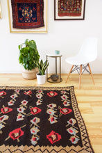 Load image into Gallery viewer, 5x7 Vintage Eastern Anatolian &#39;Kars&#39; Turkish Kilim Area Rug | Balanced floral design onyx field geometric border | SKU 485
