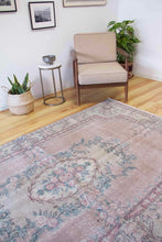 Load image into Gallery viewer, 5x9 Vintage Central Anatolian Oushak Style Turkish Area Rug | Floral medallion, spacious design, muted colors | SKU 500
