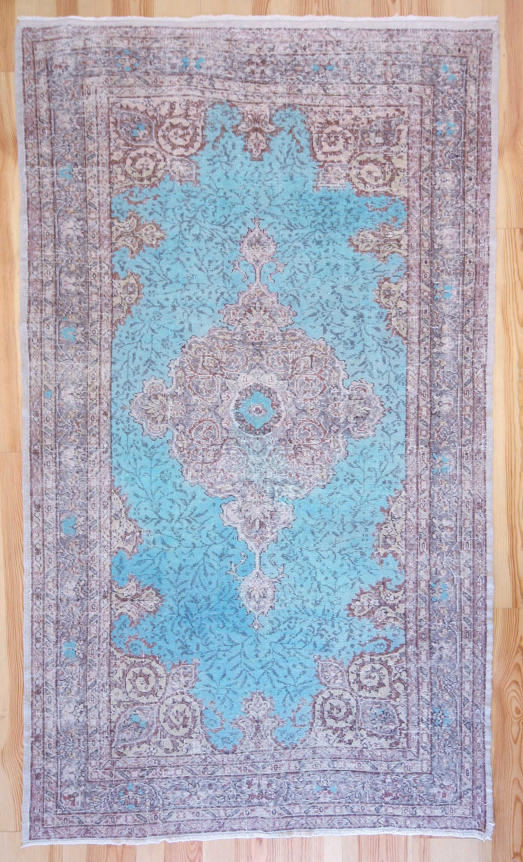 6x10 Vintage Turkish Oushak Style 'Isparta' Area Rug | Bold gray medallion floral design blue field gray border  | SKU 521