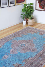 Load image into Gallery viewer, 6x10 Vintage Turkish Oushak Style &#39;Isparta&#39; Area Rug | Bold gray medallion floral design blue field gray border  | SKU 521
