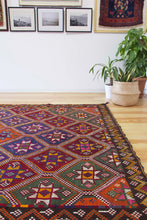 Load image into Gallery viewer, 6x9 Vintage Anatolian Turkish Kilim Area Rug | Repeating staggered all over tribal motifs with stars in centers | SKU 535
