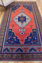 Load image into Gallery viewer, 6x11 Vintage Central Anatolian &#39;Taspinar&#39; Turkish Area Rug Bold Medallion Spacious Field Floral Corner Brackets Geometric Border | SKU 548
