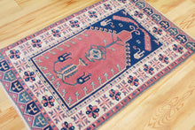 Load image into Gallery viewer, 3x5 Vintage Central Anatolian &#39;Aksaray&#39; Turkish Area Rug with single niche design stylized figures muted colors geometric border | SKU 565
