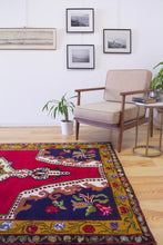 Load image into Gallery viewer, 5x9 Vintage Central Anatolian &#39;Aksaray&#39; Turkish Area Rug | Single Bold Geometric Medallion Red Field Stylized Floral Border | SKU 568
