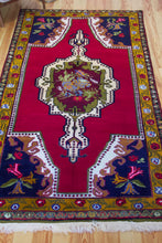 Load image into Gallery viewer, 5x9 Vintage Central Anatolian &#39;Aksaray&#39; Turkish Area Rug | Single Bold Geometric Medallion Red Field Stylized Floral Border | SKU 568
