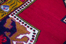 Load image into Gallery viewer, 5x9 Vintage Central Anatolian &#39;Aksaray&#39; Turkish Area Rug | Single Bold Geometric Medallion Red Field Stylized Floral Border | SKU 568
