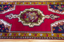 Load image into Gallery viewer, 5x9 Vintage Central Anatolian &#39;Aksaray&#39; Turkish Area Rug | Single Bold Geometric Medallion Red Field Stylized Floral Border | SKU 568
