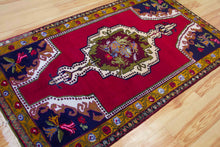 Load image into Gallery viewer, 5x9 Vintage Central Anatolian &#39;Aksaray&#39; Turkish Area Rug | Single Bold Geometric Medallion Red Field Stylized Floral Border | SKU 568
