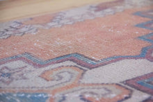 Load image into Gallery viewer, 3x9 Vintage Central Anatolian &#39;Nigde&#39; Turkish Runner | Triple Geometric Medallion Design Muted Colors Stylized Border | SKU 609
