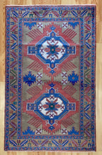Load image into Gallery viewer, 4x6 Vintage Central Anatolian &#39;Taspinar&#39; Turkish Area Rug | Double Medallion Geometric Design Stylized Border Subtle Colors | SKU 660
