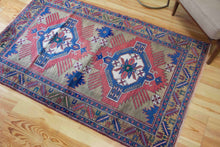 Load image into Gallery viewer, 4x6 Vintage Central Anatolian &#39;Taspinar&#39; Turkish Area Rug | Double Medallion Geometric Design Stylized Border Subtle Colors | SKU 660
