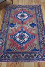 Load image into Gallery viewer, 4x6 Vintage Central Anatolian &#39;Taspinar&#39; Turkish Area Rug | Double Medallion Geometric Design Stylized Border Subtle Colors | SKU 660
