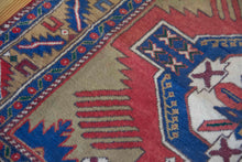 Load image into Gallery viewer, 4x6 Vintage Central Anatolian &#39;Taspinar&#39; Turkish Area Rug | Double Medallion Geometric Design Stylized Border Subtle Colors | SKU 660
