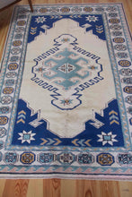 Load image into Gallery viewer, 5x8 Vintage Central Anatolian &#39;Sultanhan&#39; Turkish Rug | Bold Medallion Muted Colors Geometric Design | SKU 672
