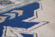 Load image into Gallery viewer, 5x8 Vintage Central Anatolian &#39;Sultanhan&#39; Turkish Rug | Bold Medallion Muted Colors Geometric Design | SKU 672

